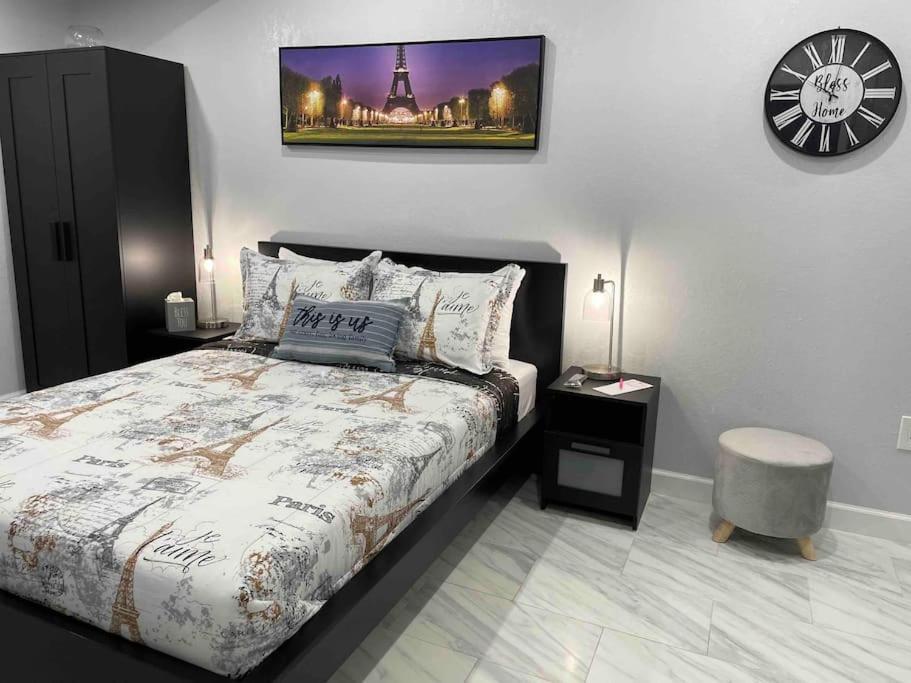 The Little Paris Suite Tampa Buitenkant foto