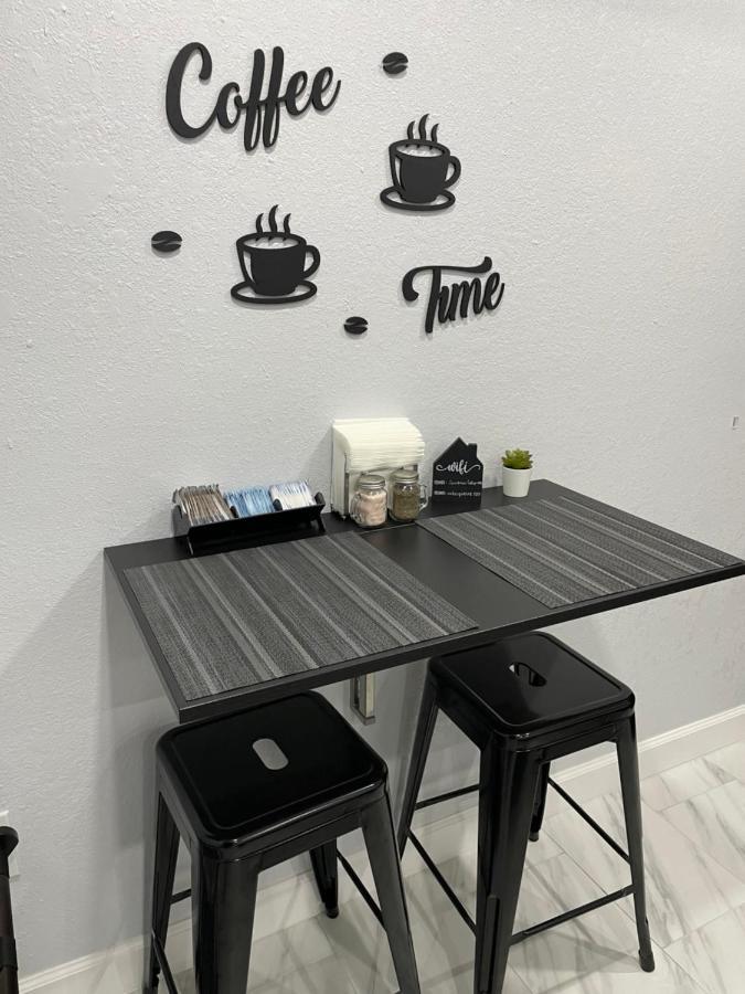 The Little Paris Suite Tampa Buitenkant foto