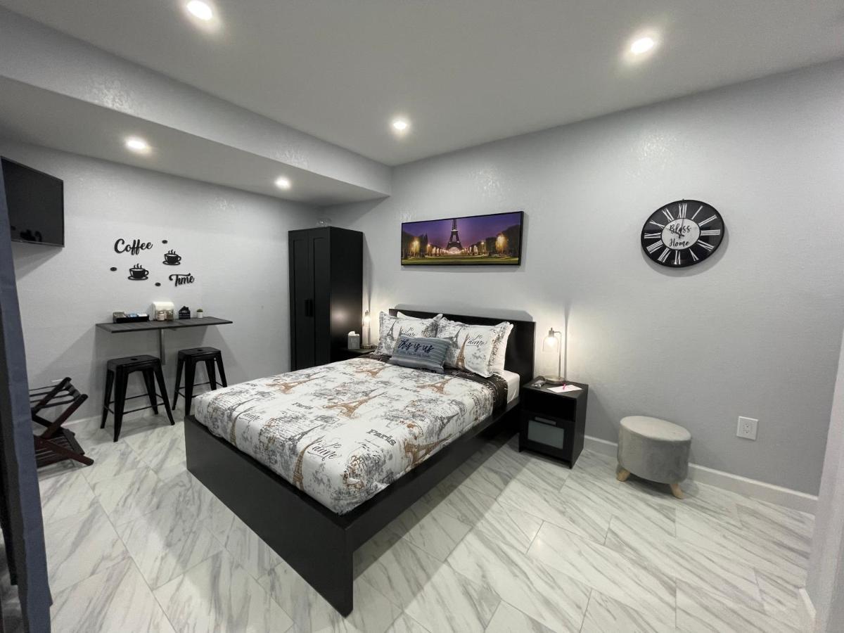 The Little Paris Suite Tampa Buitenkant foto